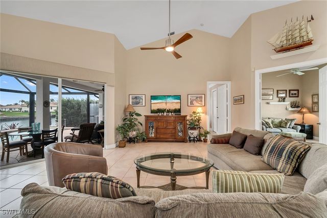 21 Hickory CT, Marco Island, FL 34145