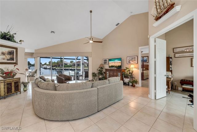21 Hickory CT, Marco Island, FL 34145