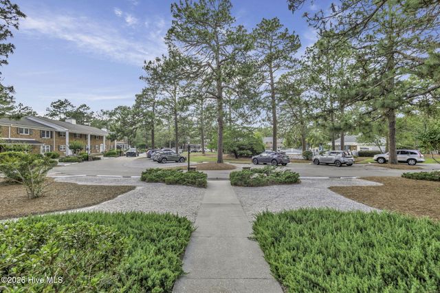 317 Driftwood Circle B, Southern Pines, NC 28387