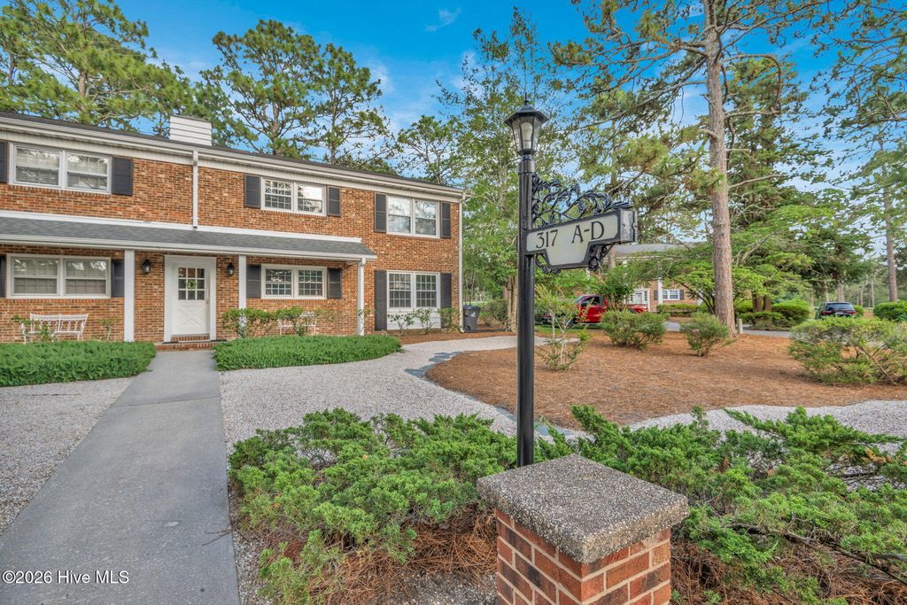 317 Driftwood Circle B, Southern Pines, NC 28387