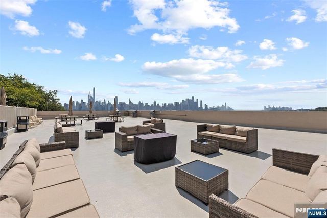 6040 Boulevard East MA, West New York, NJ 07093