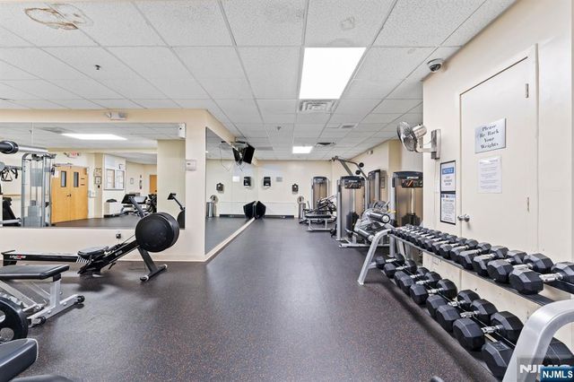 6040 Boulevard East MA, West New York, NJ 07093