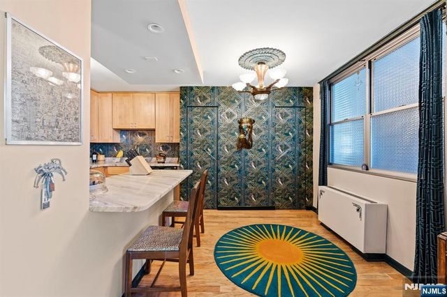 6040 Boulevard East MA, West New York, NJ 07093