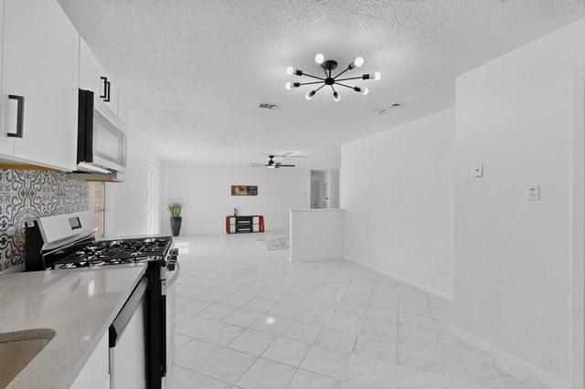 5451 Lubbock Avenue, Fort Worth, TX 76133