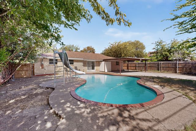 5451 Lubbock Avenue, Fort Worth, TX 76133