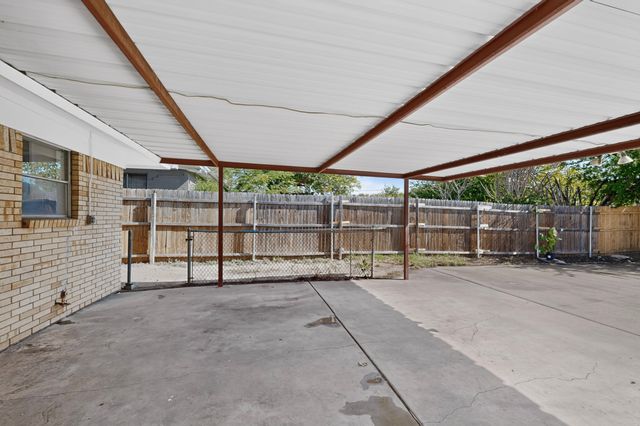 5451 Lubbock Avenue, Fort Worth, TX 76133