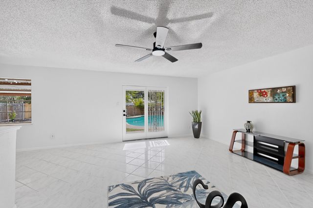 5451 Lubbock Avenue, Fort Worth, TX 76133