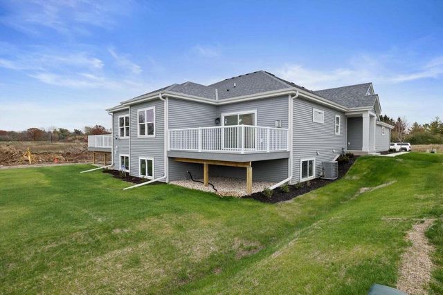 1518 Weston Ridge ROAD, Oconomowoc, WI 53066