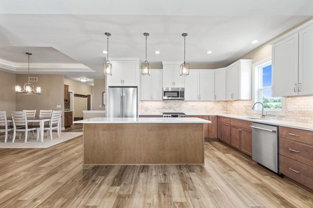 1518 Weston Ridge ROAD, Oconomowoc, WI 53066