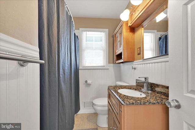 4340 WINFIELD TER, Easton, PA 18045