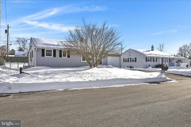 4340 WINFIELD TER, Easton, PA 18045