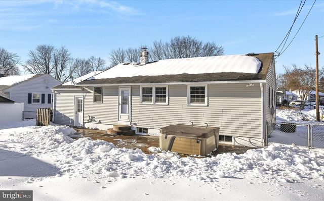 4340 WINFIELD TER, Easton, PA 18045