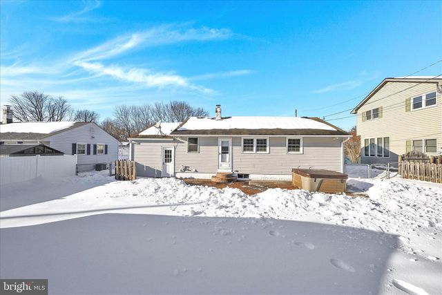 4340 WINFIELD TER, Easton, PA 18045