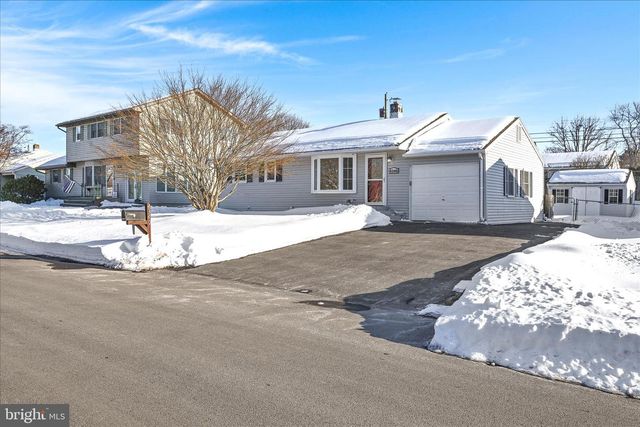 4340 WINFIELD TER, Easton, PA 18045