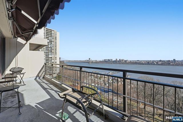 2 Horizon 1010, Fort Lee, NJ 07024