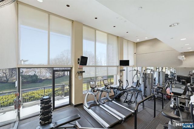 2 Horizon 1010, Fort Lee, NJ 07024