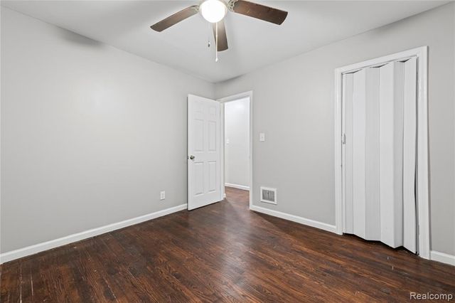 9500 Lakepointe Street, Detroit, MI 48224