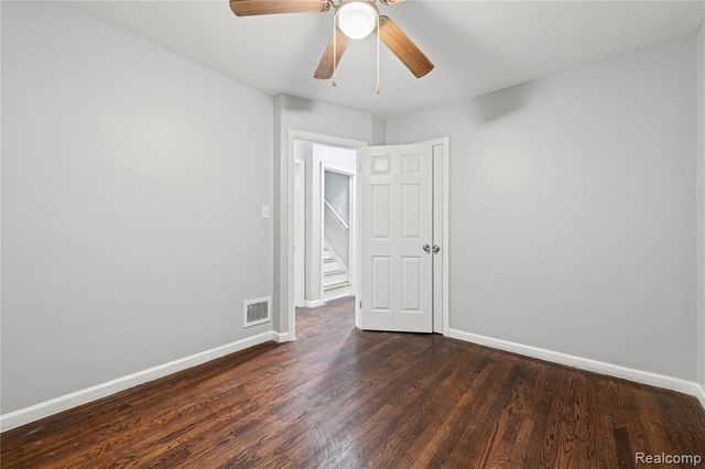 9500 Lakepointe Street, Detroit, MI 48224