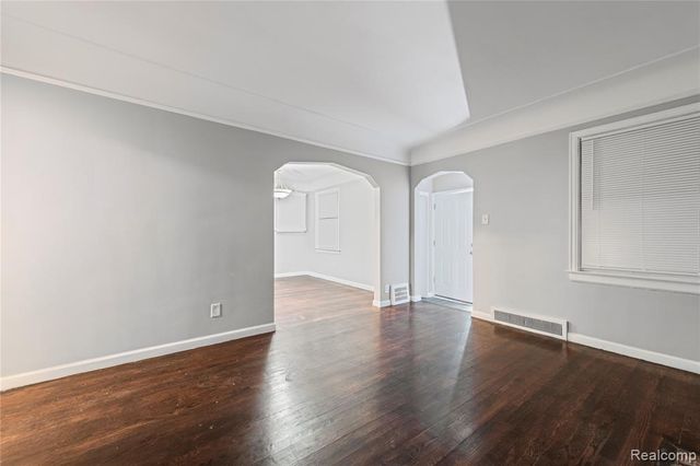 9500 Lakepointe Street, Detroit, MI 48224