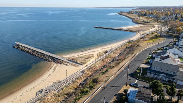 342 shoreland Circle, Old Bridge, NJ 08879