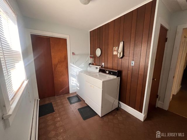 342 shoreland Circle, Old Bridge, NJ 08879