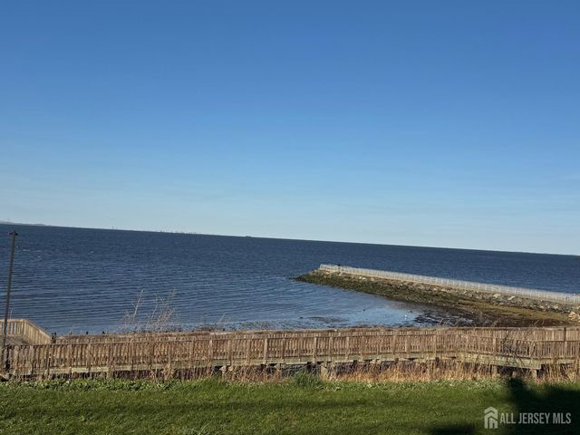 342 shoreland Circle, Old Bridge, NJ 08879