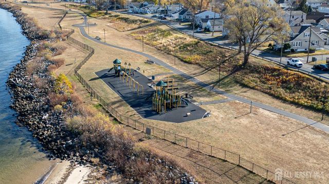 342 shoreland Circle, Old Bridge, NJ 08879