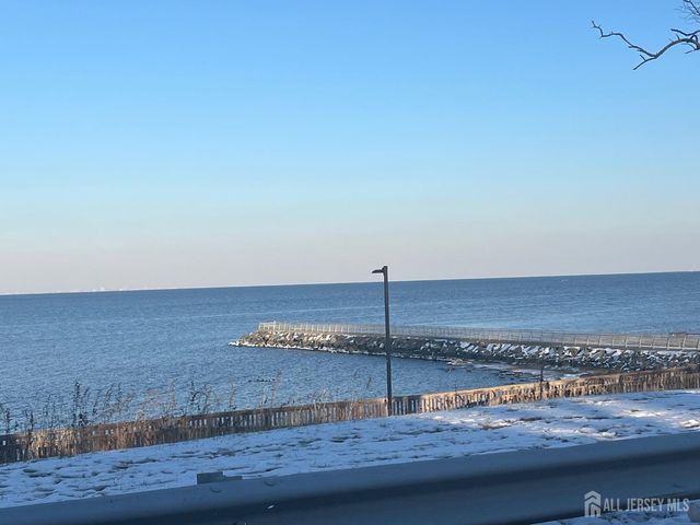 342 shoreland Circle, Old Bridge, NJ 08879