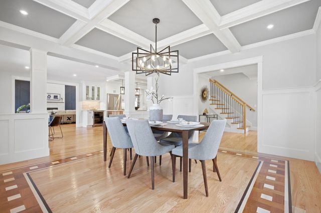 11 Lexington St, Burlington, MA 01803