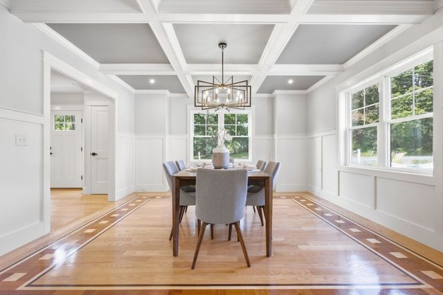 11 Lexington St, Burlington, MA 01803