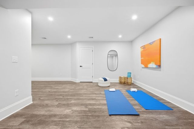 11 Lexington St, Burlington, MA 01803
