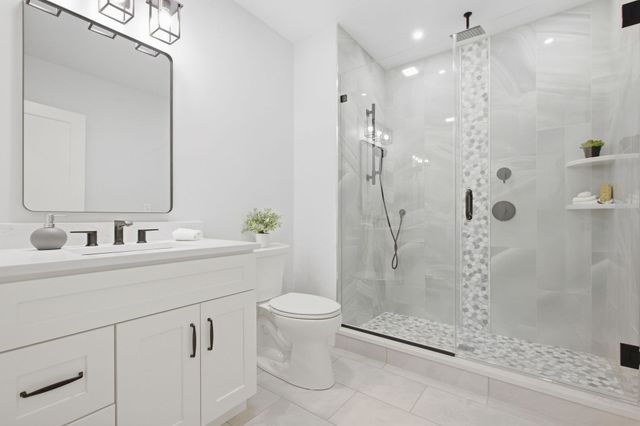 11 Lexington St, Burlington, MA 01803