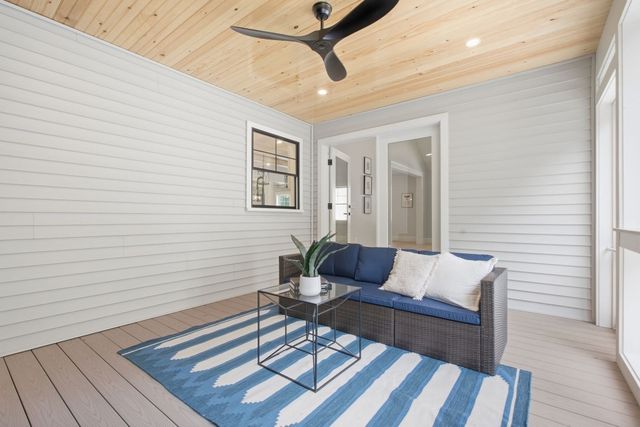 11 Lexington St, Burlington, MA 01803