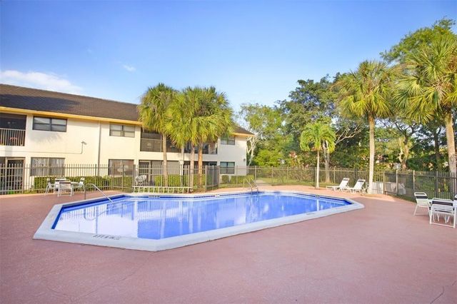2949 Riverside Drive 124, Coral Springs, FL 33065