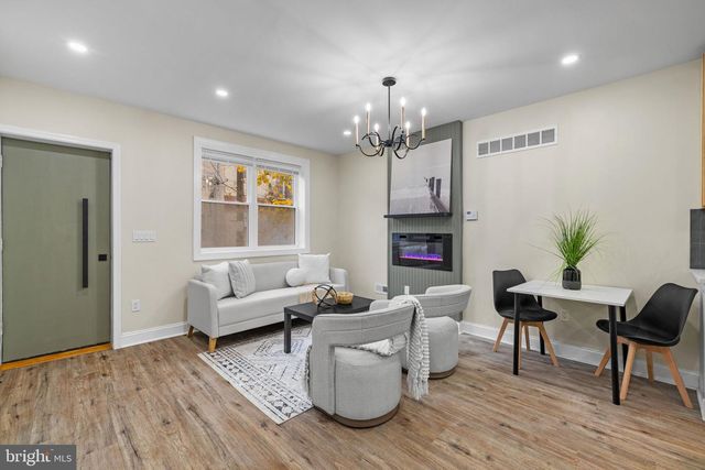 1922 S CHADWICK ST, Philadelphia, PA 19145