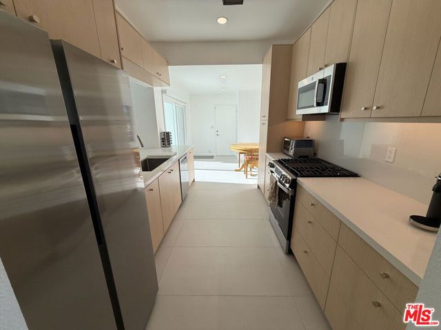 3060 N Farrell Drive, Palm Springs, CA 92262