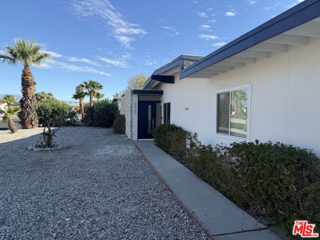 3060 N Farrell Drive, Palm Springs, CA 92262