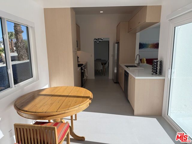 3060 N Farrell Drive, Palm Springs, CA 92262