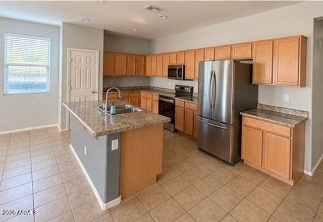 16366 W MORELAND Street, Goodyear, AZ 85338