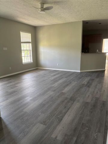 211 Oaks Grande Drive, Baytown, TX 77523