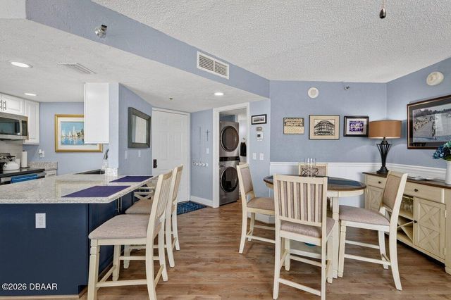 3013 S Atlantic Ave Apt 201, Daytona Beach Shores, FL 32118