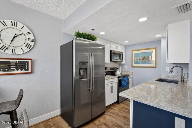 3013 S Atlantic Ave Apt 201, Daytona Beach Shores, FL 32118