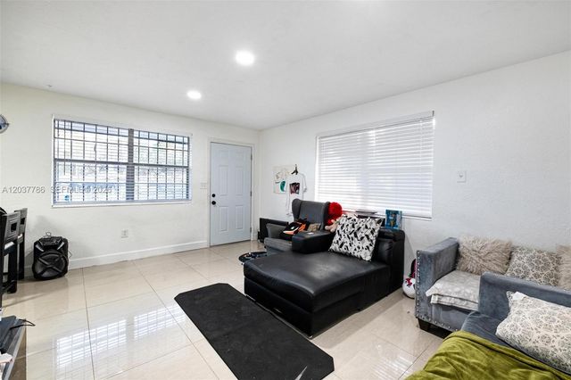 1519 NW 40th Street 1, Miami, FL 33142