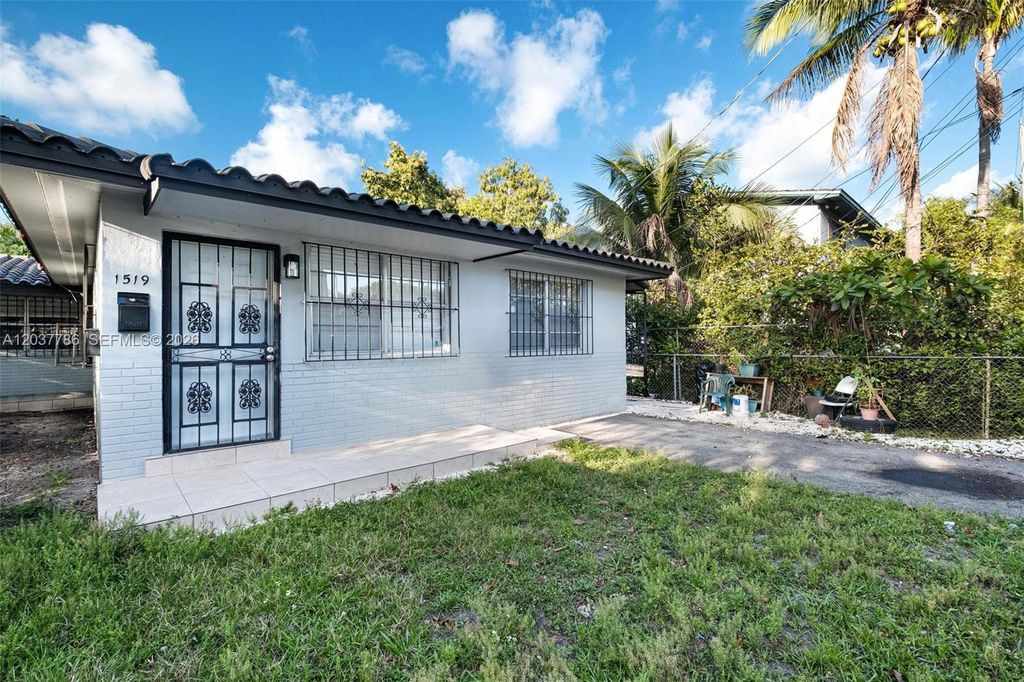 1519 NW 40th Street 1, Miami, FL 33142