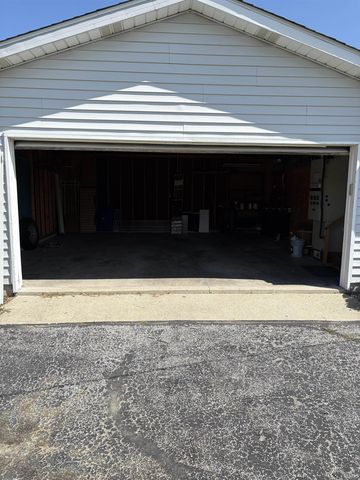 215 N 1st Street, Upland, IN 46989