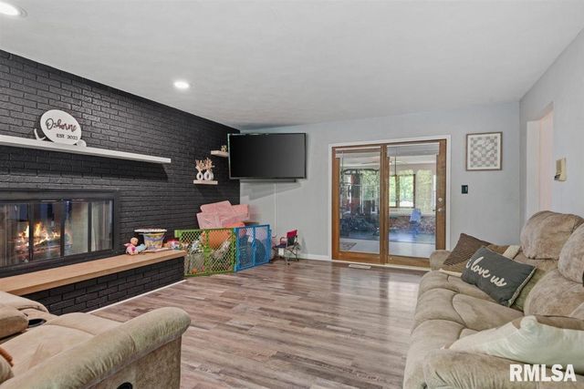49 Etherton Lane, Springfield, IL 62712