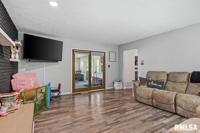 49 Etherton Lane, Springfield, IL 62712