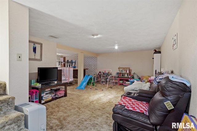 49 Etherton Lane, Springfield, IL 62712