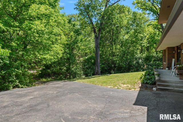 49 Etherton Lane, Springfield, IL 62712