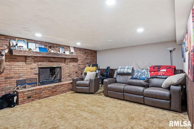 49 Etherton Lane, Springfield, IL 62712